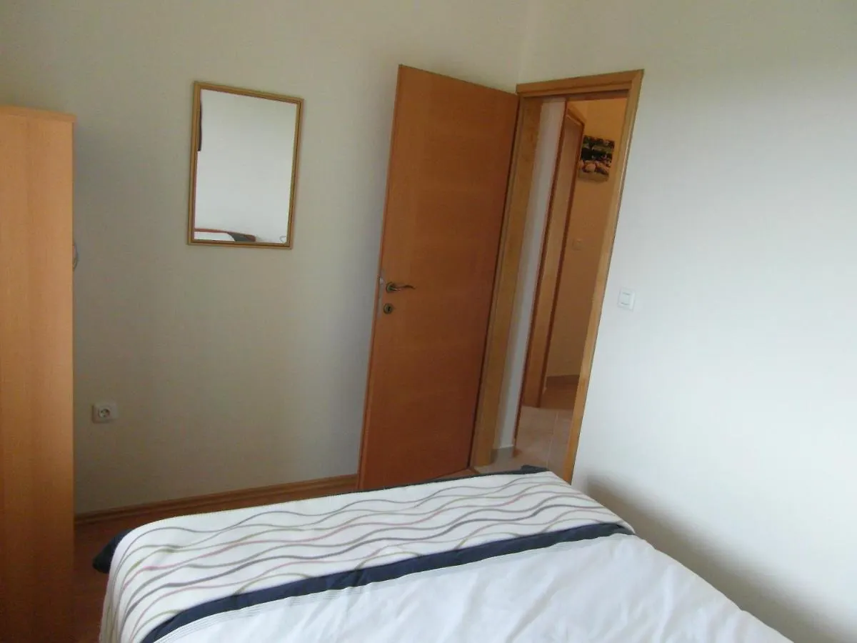 Bentley - Sea-View - 2 Bedroom Apartment Premantura