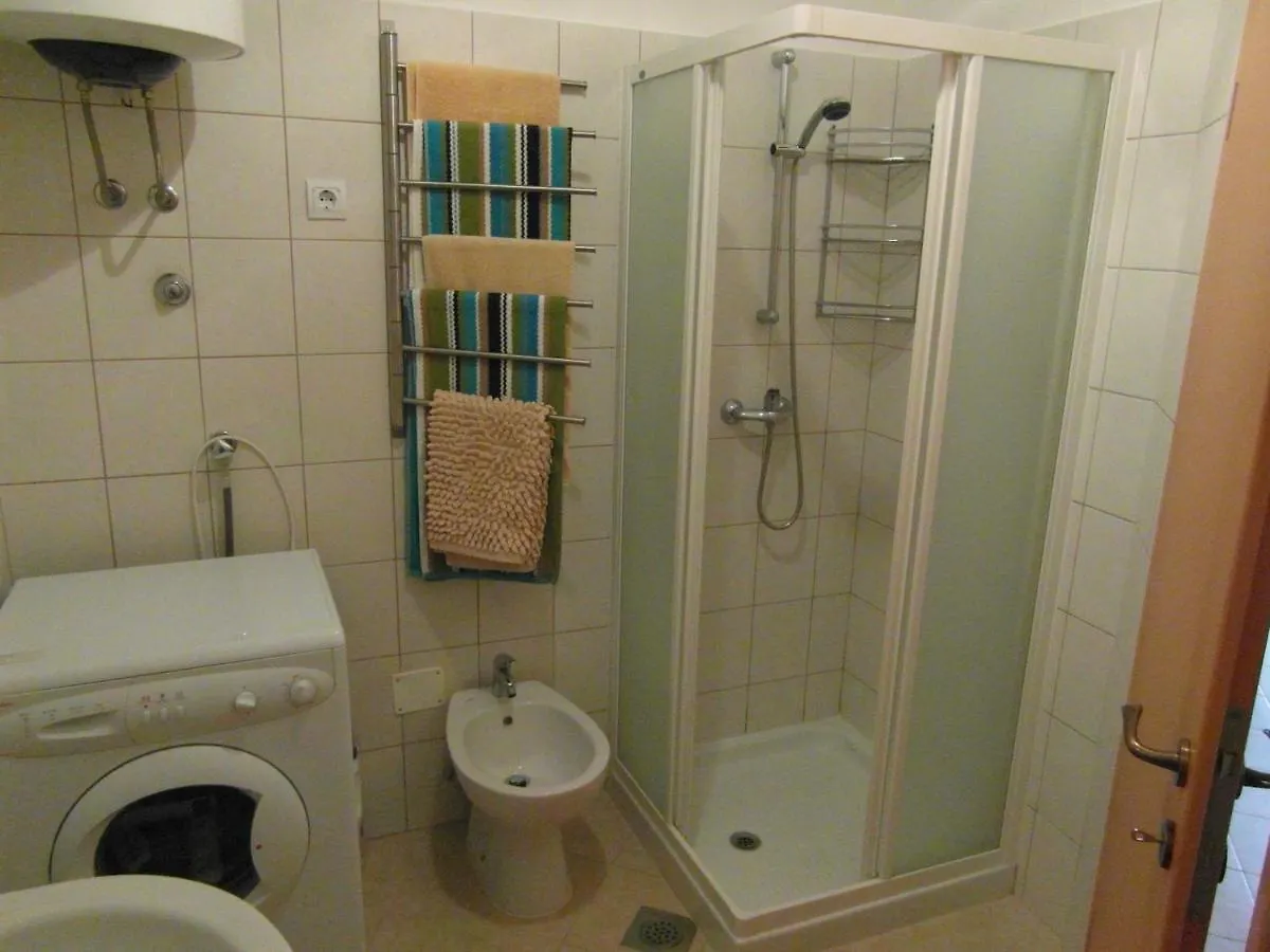 Bentley - Sea-View - 2 Bedroom Apartment Premantura