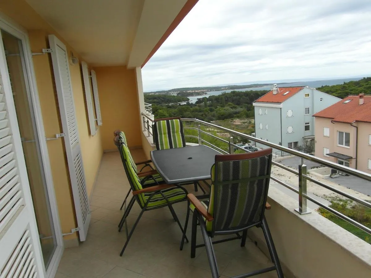 Bentley - Sea-View - 2 Bedroom Apartment Premantura