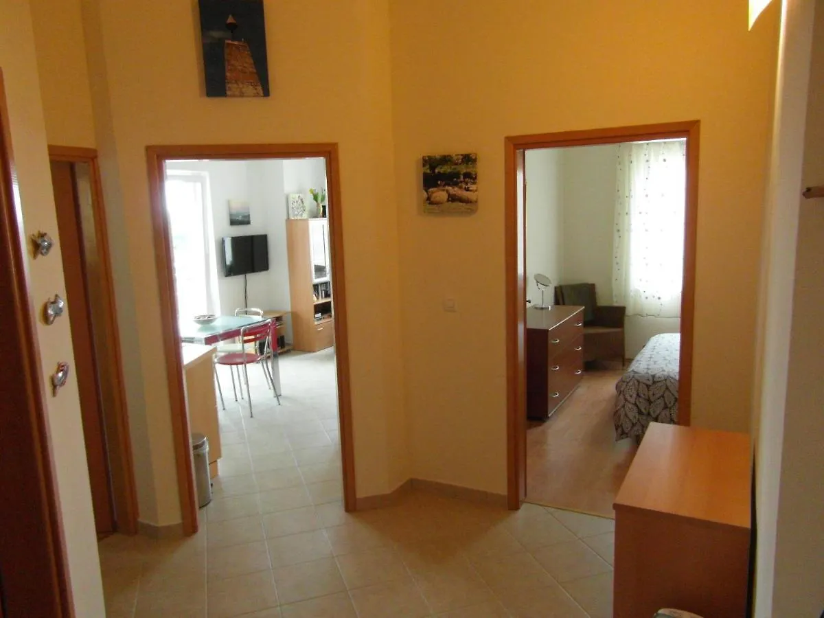 Bentley - Sea-View - 2 Bedroom Apartment Premantura