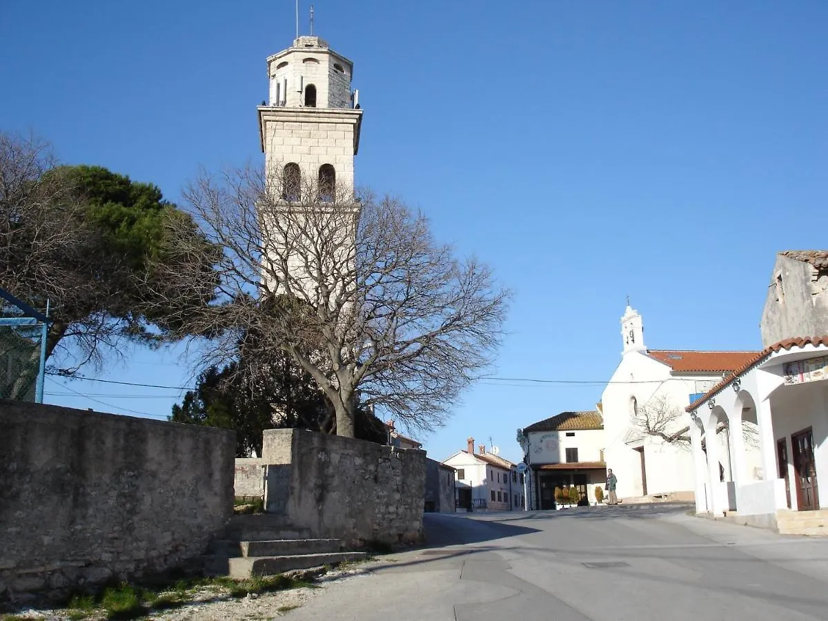 Bentley - Sea-View - 2 Bedroom Apartment Premantura