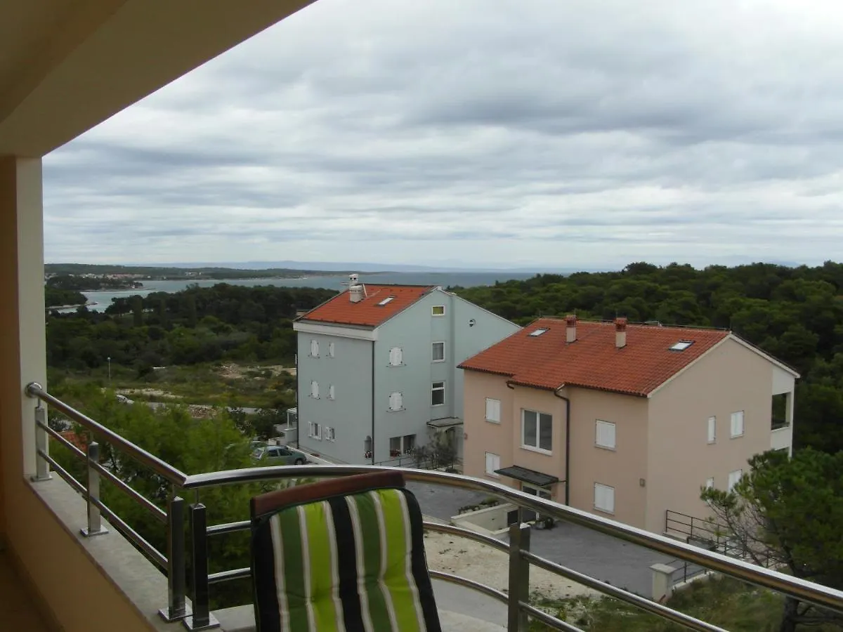 Bentley - Sea-View - 2 Bedroom Apartment Premantura